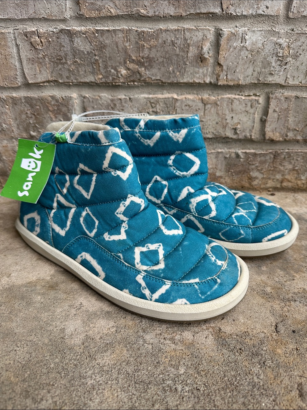 Sanuk women’s Puff N Chill Lauren quilted ankle boots